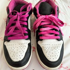 Air Jordan 1 Low Black Active Fuschia Men’s 8